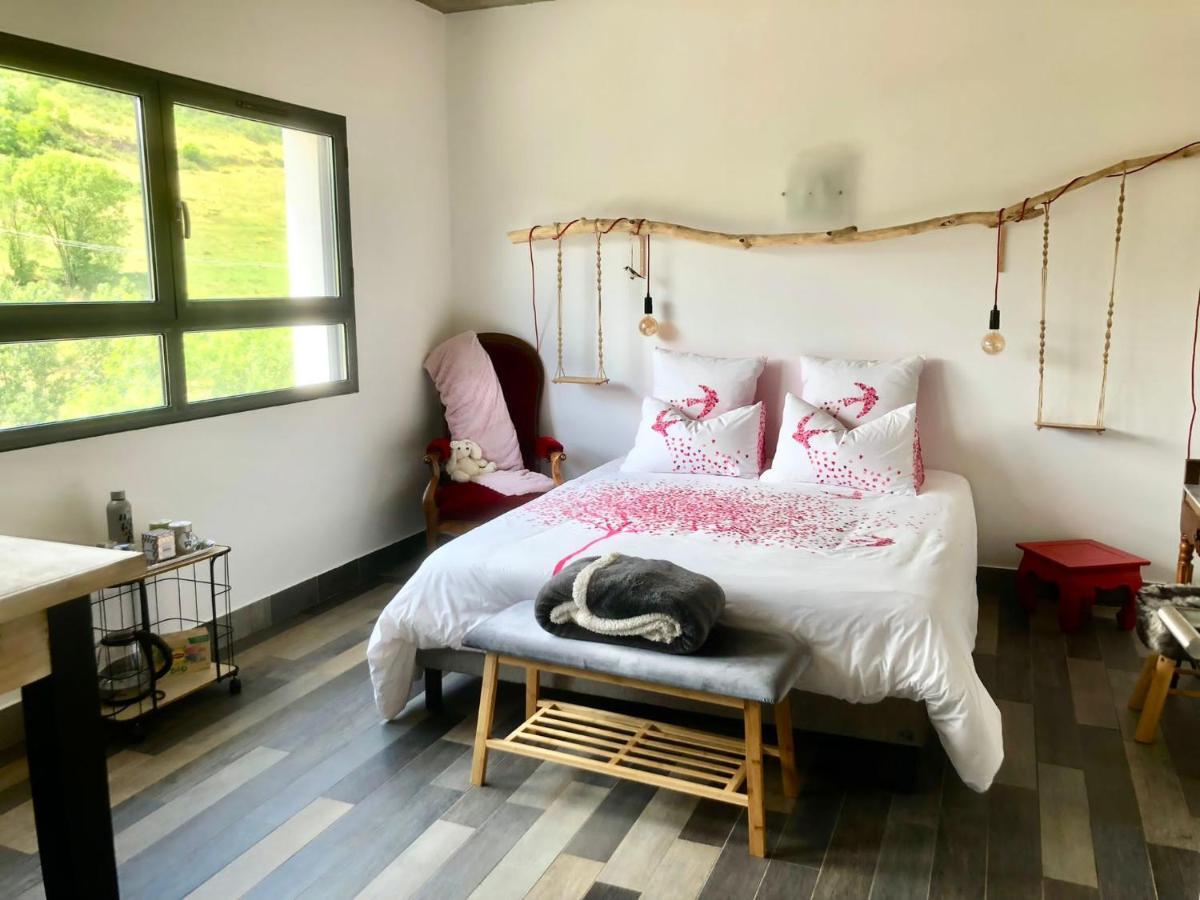 Bed and Breakfast Domaine de la Rue de la Tour à Valsonne Extérieur photo